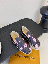 China Replica LV Women Shoes 108usd Only